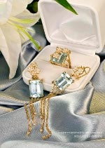 Композиция из ювелирных изделий